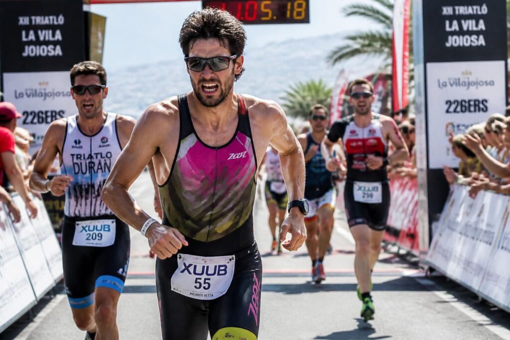 découvrez le rôle essentiel des finishers en course et triathlon, leurs performances clés et comment ils contribuent à la réussite des compétitions.